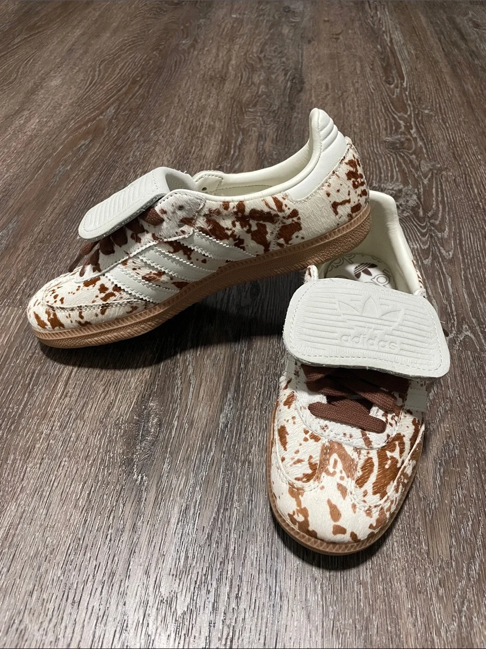 Like New Adidas COW PRINT SAMBA LONG TONGUE SHOES. Size Woman’s US 5